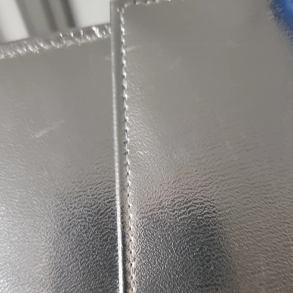 Vintage Silver Metallic Envelope Style 80s Shoulder Bag With Chain Strap